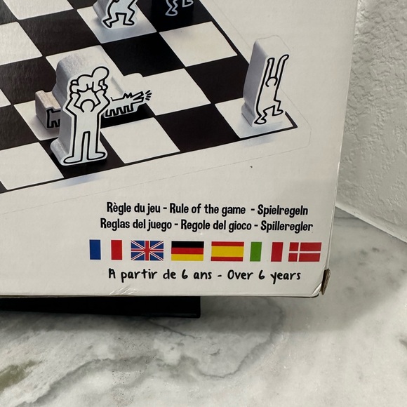 JEU D'ÉCHECS Keith Haring Chess Game- Rare! BRAND NEW! Never Opened! - Picture 4 of 6